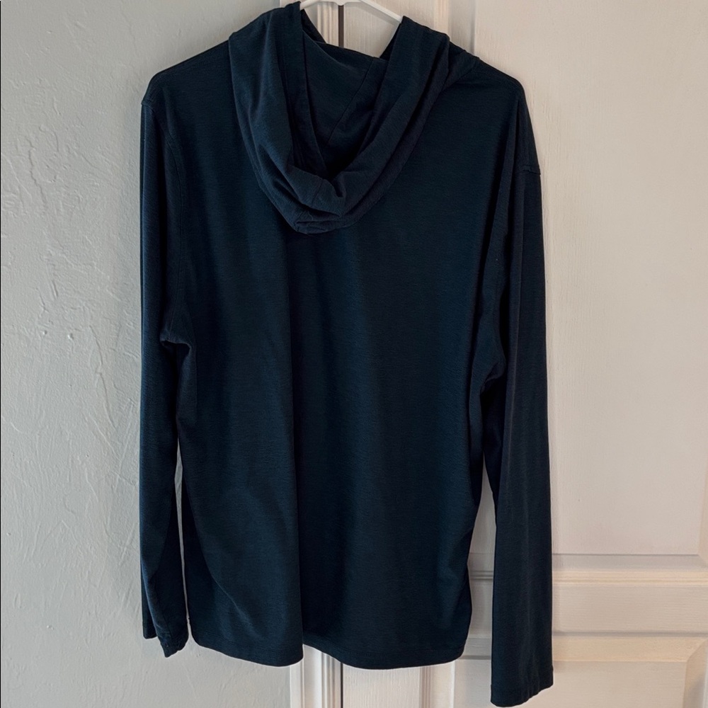 Vuori Strato Tech Hoodie - Picture 2 of 3